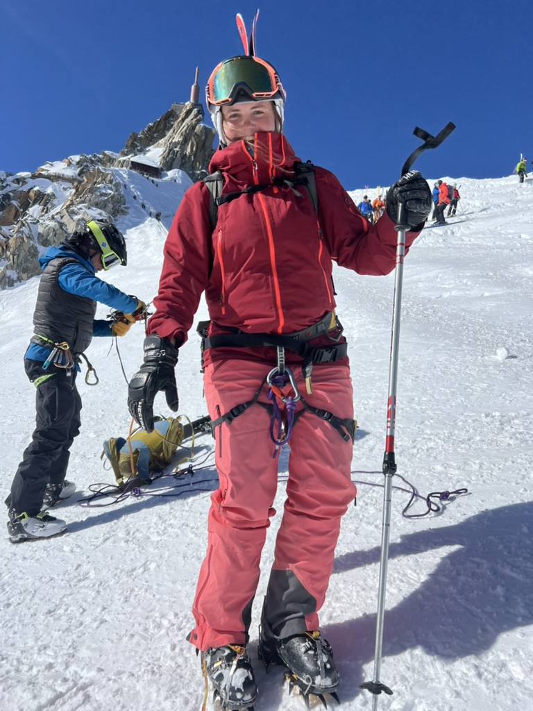 Fiona Murray, skiing
